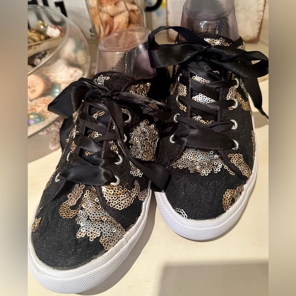 EUC 💠 Kaari Blue “Haven” Black Sequined Sneakers Size 9 - Picture 3 of 11